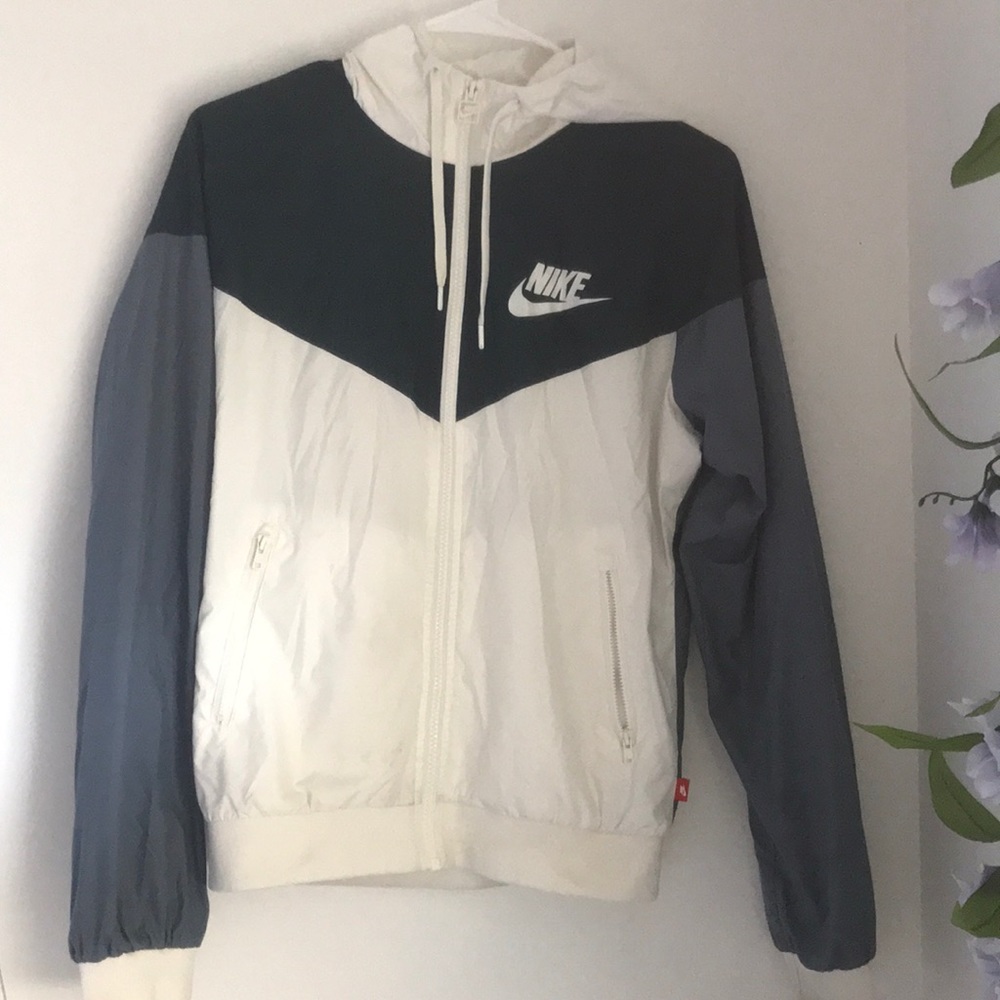 ON HOLD nike windbreaker/windrunner